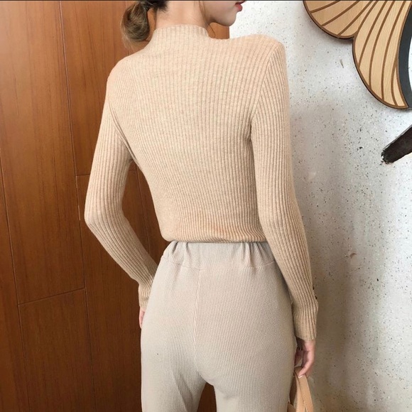 Solid Knit Pull-Over Turtleneck Jumper Sweater. - Picture 5 of 5